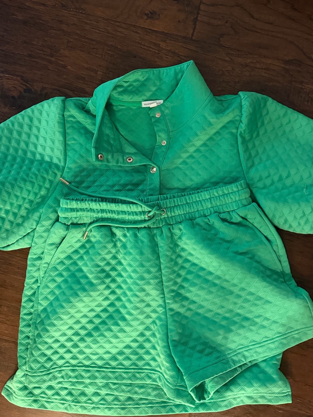 Mary Square Quilted Green Women's Top and Shorts Set